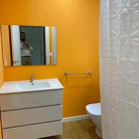 Vistas a la ría, habitación de matrimonio con baño compartido
